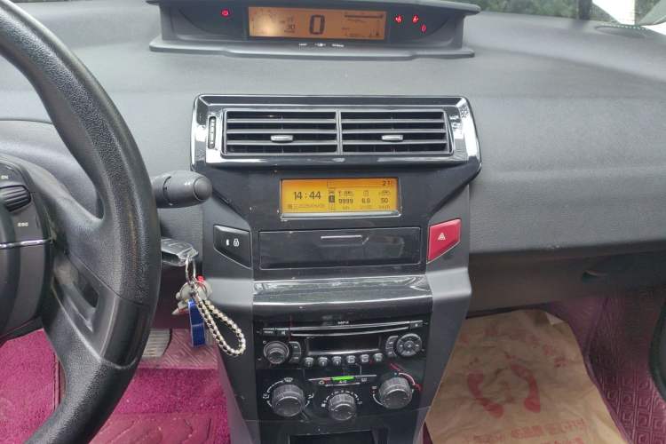 Used Citroen C-Quatre 2014 VTS Version 1.6L Manual - Premium Model Audio And AC Panel