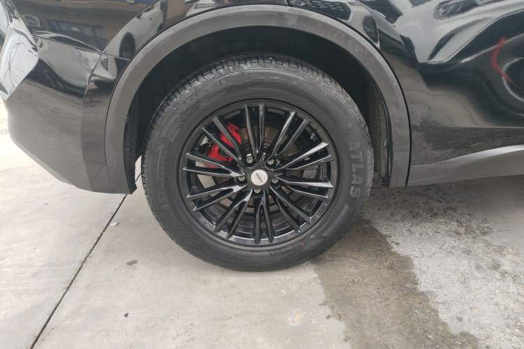 Used Venucia V 2022 260T Black Horse Edition · Idol Right Rear Wheel Hub