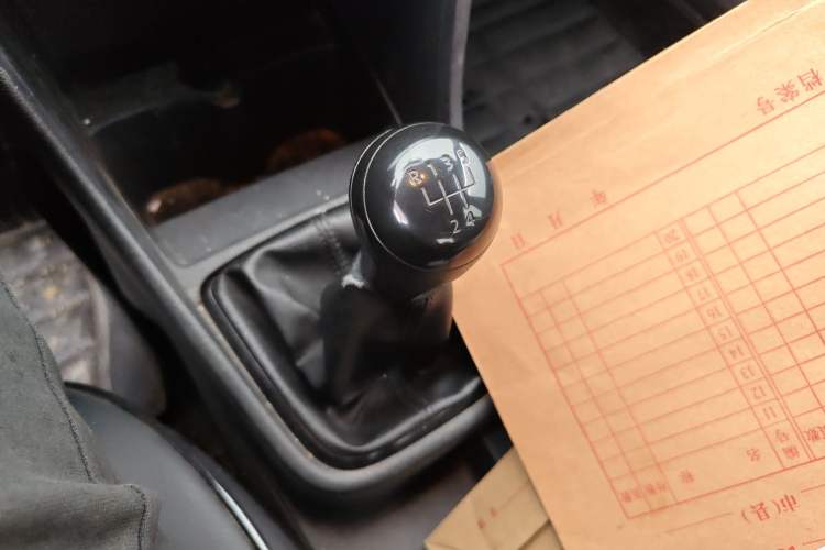 Used Volkswagen Santana 2015 1.6L Manual Fashion Edition