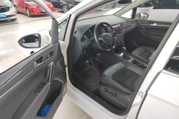 Used Volkswagen Golf Sportsvan 2016 280TSI Automatic Luxury Model Driver Seat