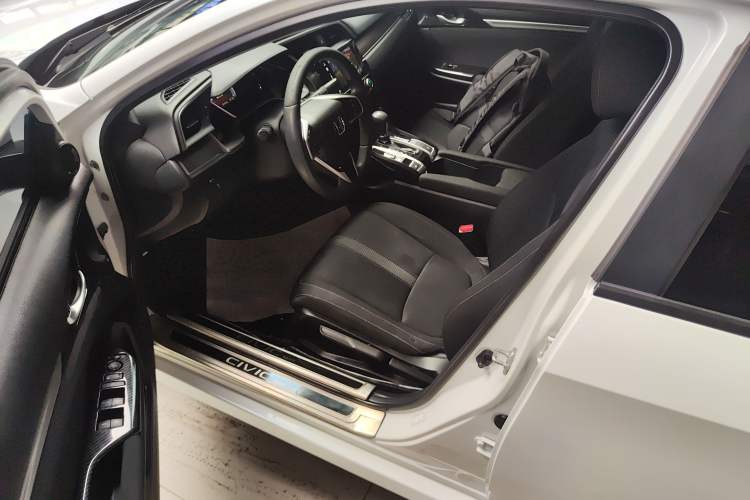 Used Honda Civic 2016 220TURBO CVT Luxury Edition
