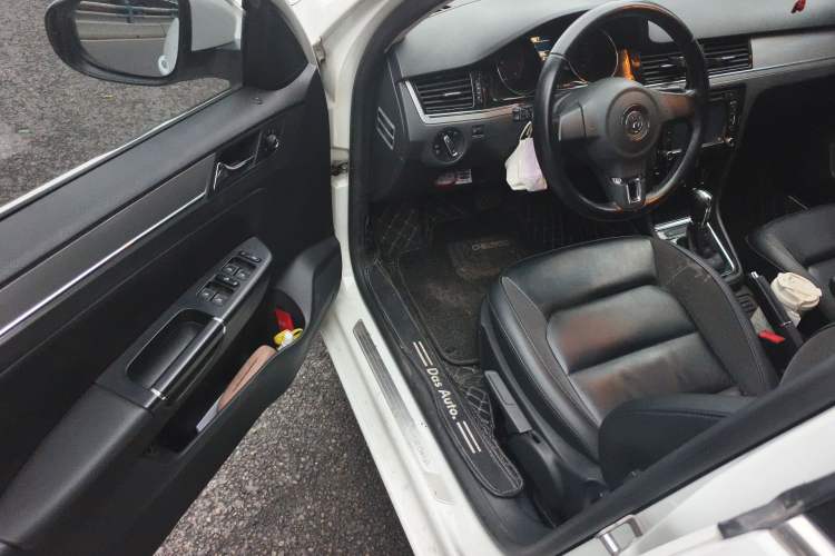 Used Volkswagen Bora 2015 Qihui Edition 1.6L Automatic Fashion Model Driver Seat