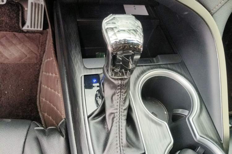 Used Toyota Camry 2023 2.5G Luxury Edition Gear Lever