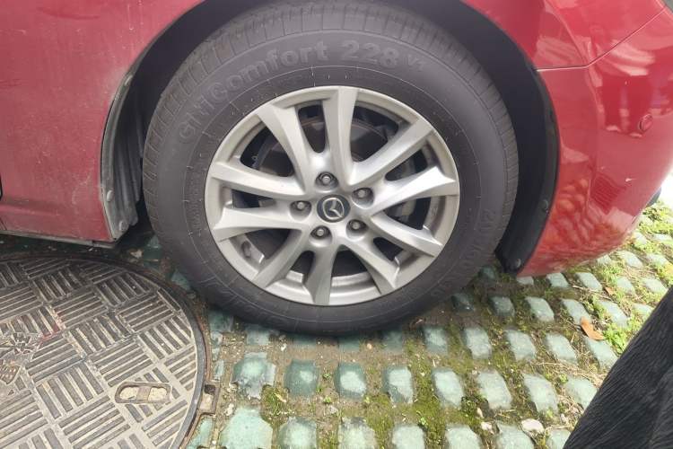 Used Mazda 3 Axela 2017 Sedan 1.5L Automatic Luxury Model China VI Standard
