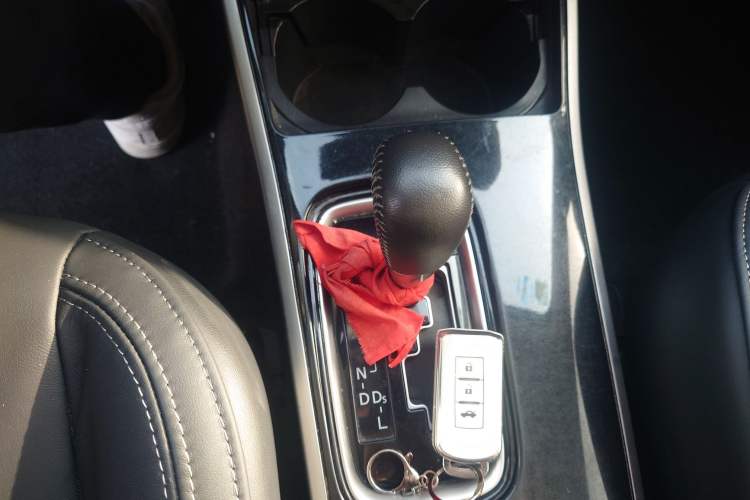 Used Mitsubishi Outlander 2019 2.0L Two-Wheel Drive Comfort Edition 5 Seats China V Standard Gear Lever