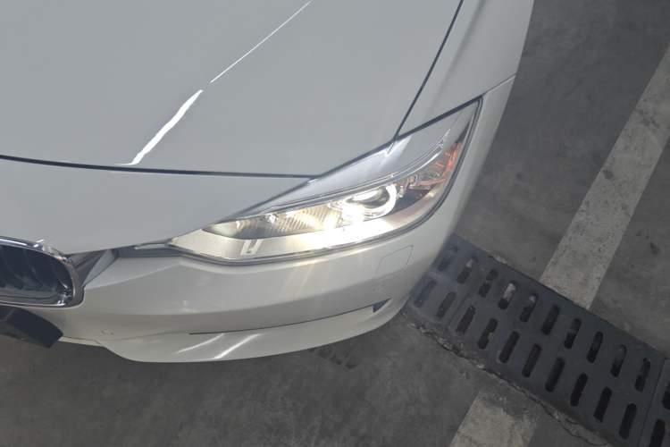 Used BMW 3 Series 2015 320i Luxury Line Stylish Edition