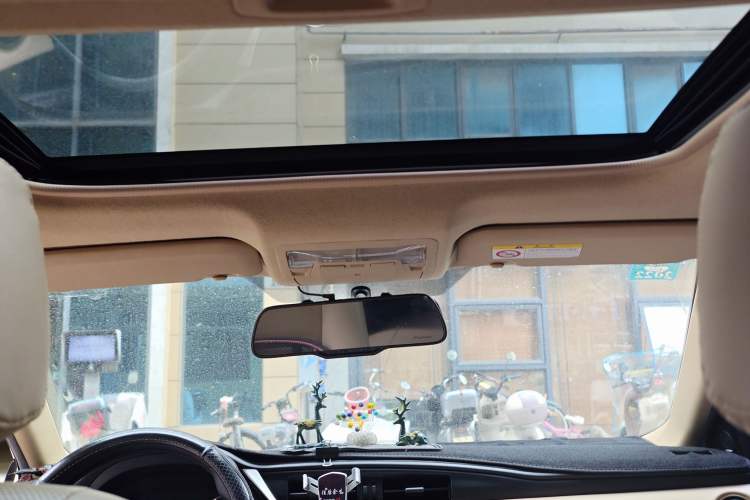 Used Toyota Levin 2017 Revised Dual-Engine 1.8H GS E-CVT Elite Sunroof Version China V Standard
