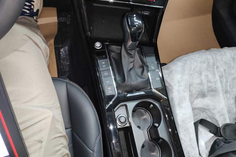 Used Volkswagen Passat New Energy 2025 430 PHEV Hybrid Business Edition Gear Lever