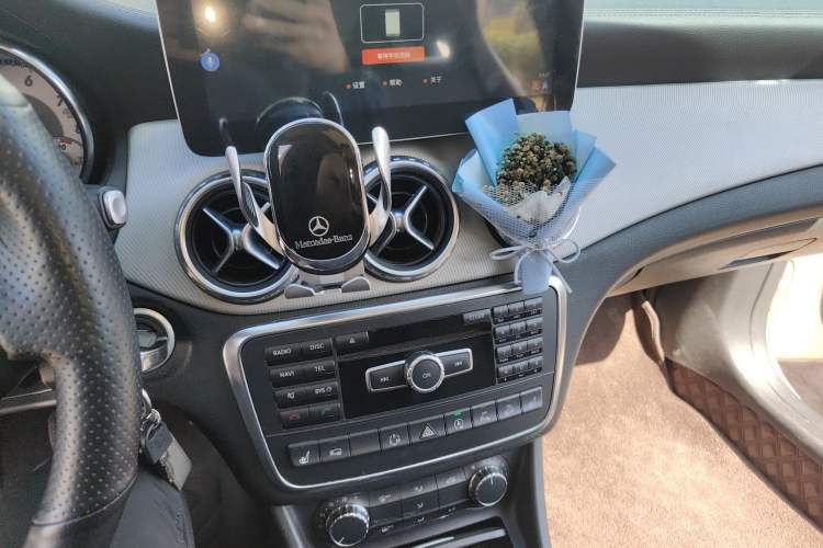 Used Mercedes-Benz GLA 2015 GLA 220 4MATIC Fashion Model
