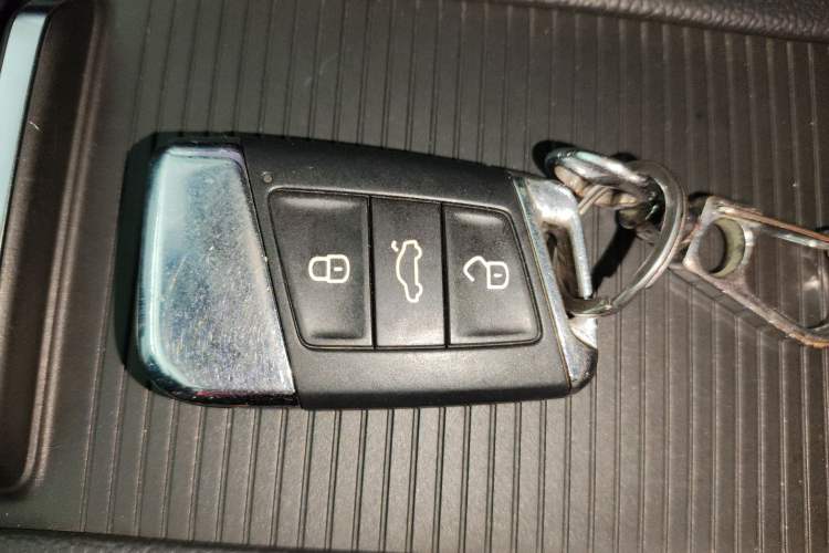 Used Volkswagen Magotan 2017 330TSI DSG Luxury Model Vehicle Key