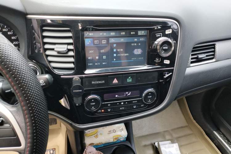 Used Mitsubishi Outlander 2014 2.4L 4x4 Deluxe Value Edition 5 Seats
