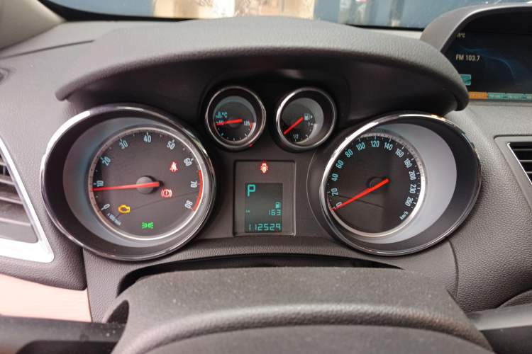 Used Buick Encore 2013 1.4T Automatic Two-Wheel Drive Leading Model Instrument Cluster