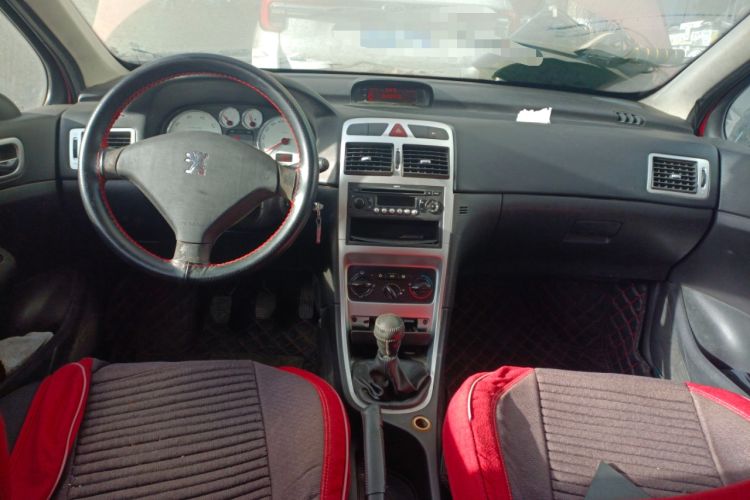 Used Peugeot 307 2010 Hatchback 1.6L Manual Comfort Edition Center Console