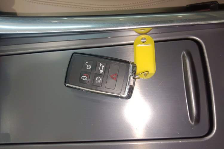 Used Land Rover Range Rover Sport 2020 3.0 L6 SE