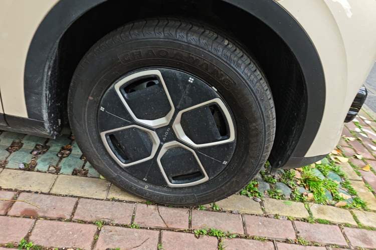 Used AION UT 2025 420 Intelligent Luxury Edition Right Front Wheel Hub