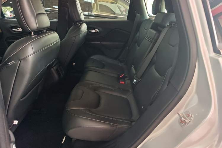 Used Jeep Cherokee 2017 2.0L Superior Edition Left Rear Seat