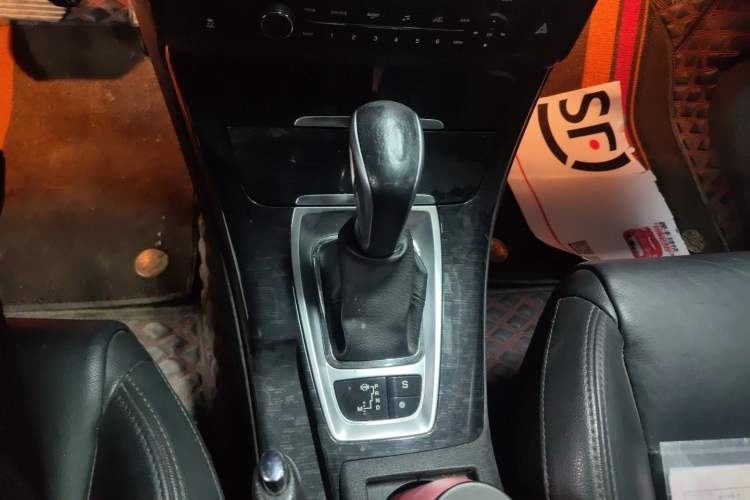 Used Citroen C5 2014 2.0L Automatic Luxury Edition Gear Lever