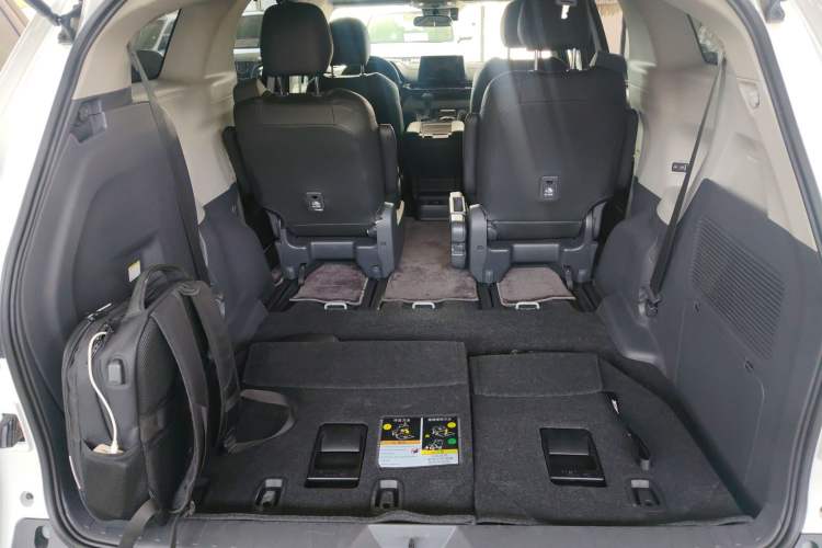 Used Toyota SIENNA 2023 2.5L Hybrid Comfort Edition Trunk