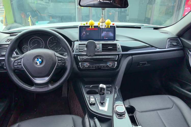 Used BMW 3 Series 2017 318i Fashion Model
