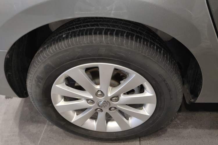Used Buick GL8 2015 2.4L Luxury Business Premium Edition Right Rear Wheel Hub