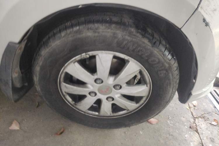 Used Wuling Hongguang 2015 1.5L S Base Model China IV Right Front Wheel Hub