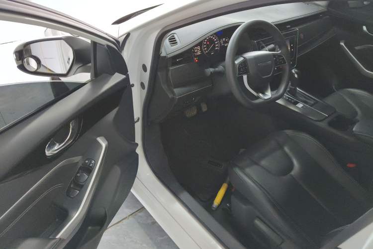 Used Venucia D60 2023 PLUS 1.6L XL CVT Yue Ling Edition
