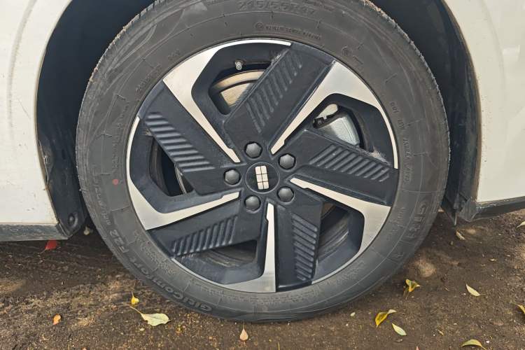 Used Geely Galaxy L6 2023 60km PLUS
