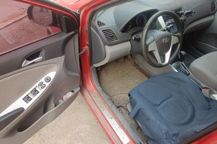 Used Hyundai Verna (older generation) 2010 Sedan 1.4L Automatic Fashionable GT Model