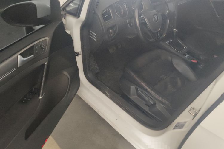 Used Volkswagen Golf 2015 1.6L Automatic Comfort Model
