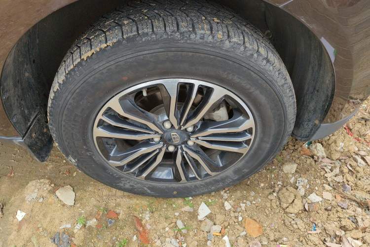 Used Geely Auto Vision X6 2016 1.3T CVT Flagship Model Right Front Wheel Hub