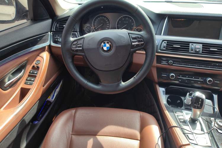 Used BMW 5 Series 2014 520Li Elegant Model
