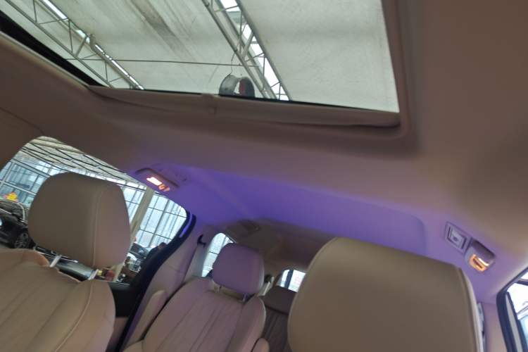 Used Buick GL8 2023 Facelifted Land Cruiser Executive Luxury Version