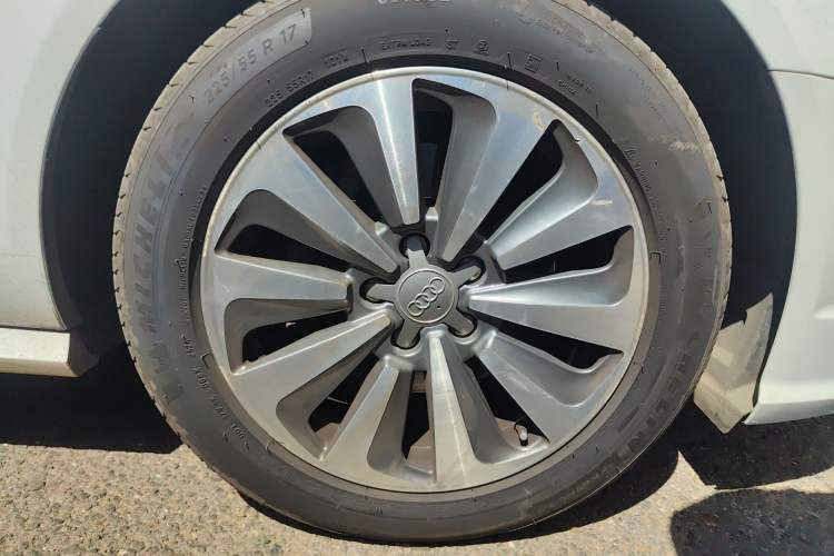 Used Audi A6L 2016 30 FSI Comfort Version Right Front Wheel Hub