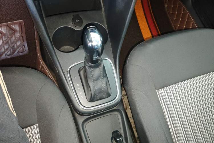 Used Volkswagen Polo 2016 1.4L Automatic Trendy Model Gear Lever