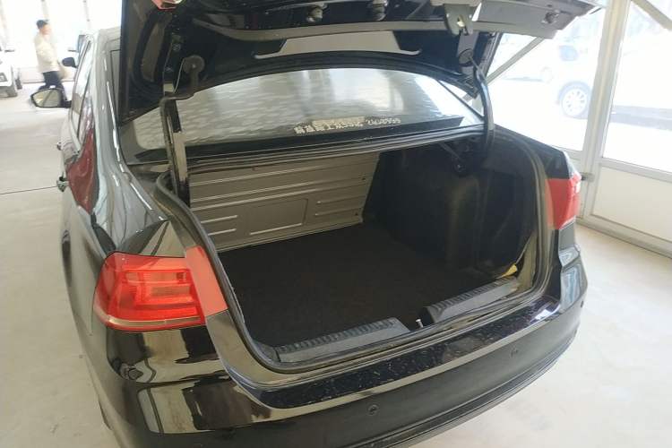 Used Volkswagen Santana 2019 1.5L Automatic Fashion Edition China VI Trunk