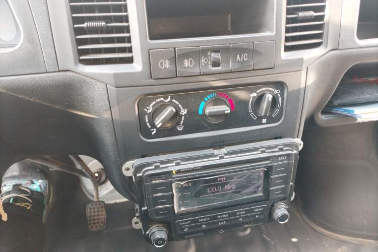 Used Wuling Zhiguang 2020 1.2L Van Utility Model China VI Emission Standard 2 Seats LSI