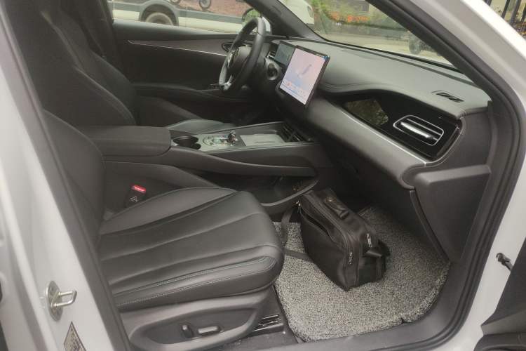 Used BYD Seal 06 New Energy 2025 DM-i Smart Drive 120KM Deluxe Model Right Front Seat