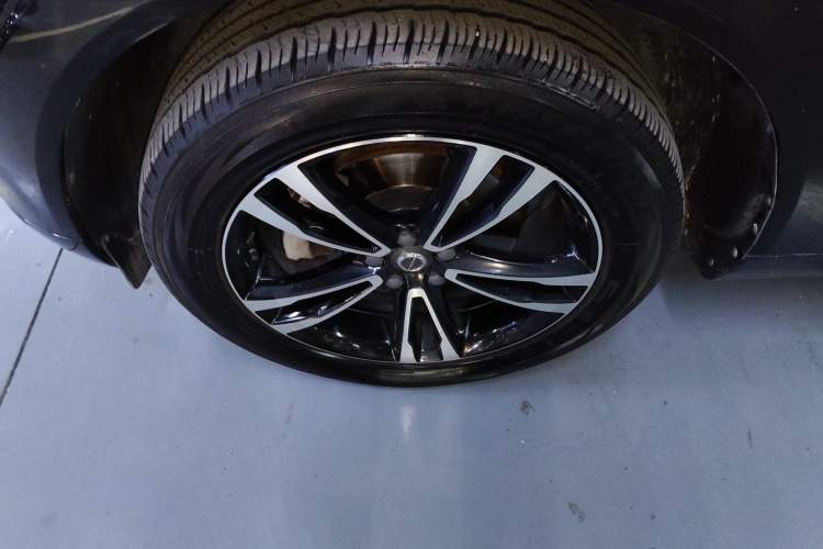 Used Volvo XC60 2019 T5 4x4 Smart & Dynamic Sport Edition China VI Standard