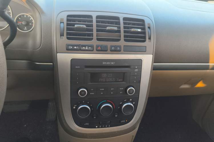 Used Buick GL8 2013 2.4L Classic Edition
