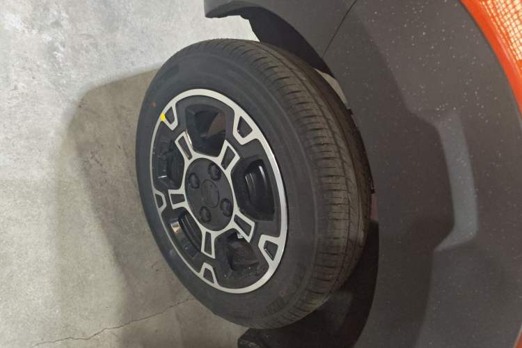 Used Geely Galaxy Panda 2025 210km Panda Rider Right Rear Wheel Hub