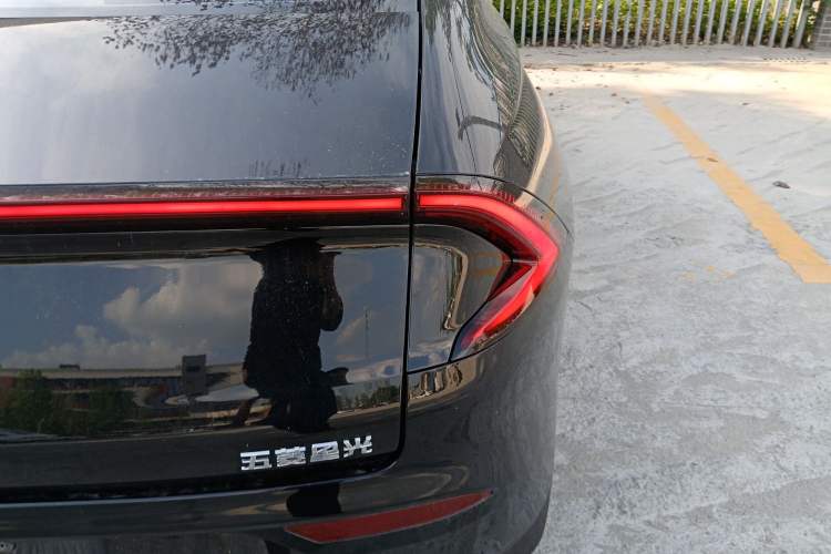 Used Wuling Xingguang 2024 Co-Creation Edition 510 Advanced Model Right Rear Taillight