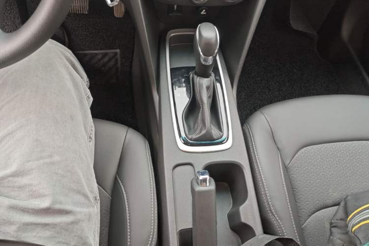 Used Chevrolet Cavalier 2016 1.5L Automatic Xinyue Edition Gear Lever