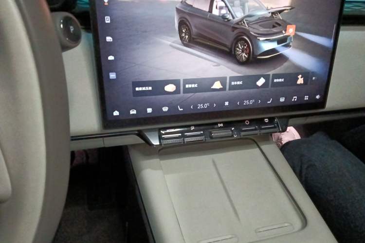 Used Zeekr 7X 2025 75 kWh Rear-Wheel Drive Intelligent Driving Version
