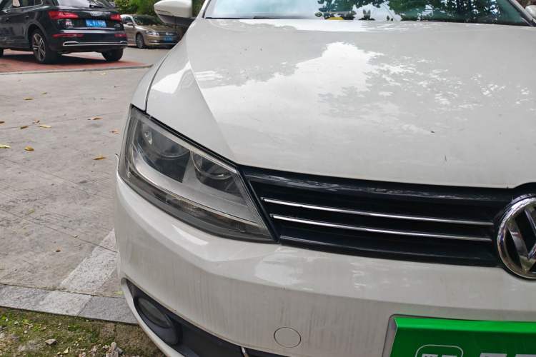 Used Volkswagen Sagitar 2012 1.6L Automatic Comfort Edition Right Front Headlight