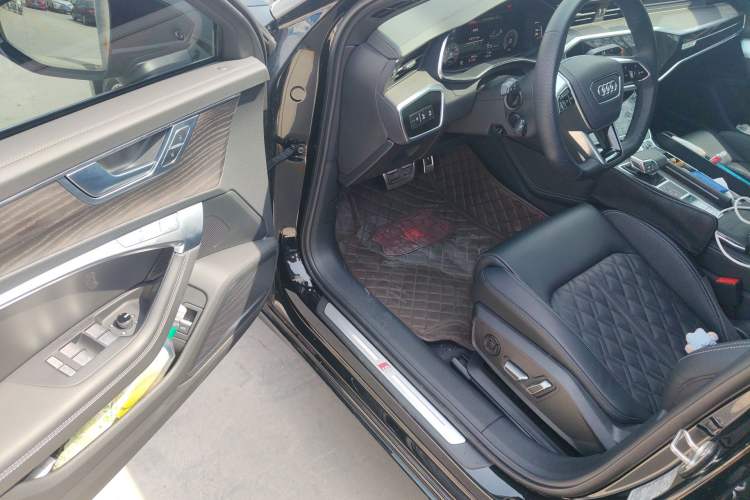 Used Audi A6L 2025 45 TFSI quattro Prestige Dynamic Edition + Premium Package
