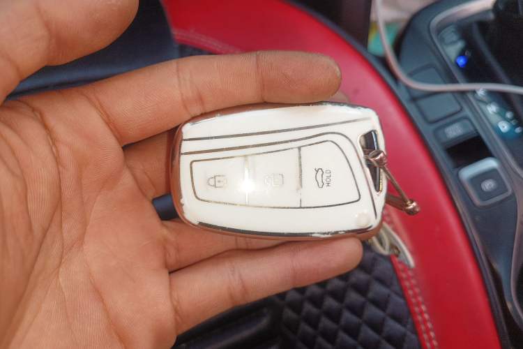 Used Hyundai Santa Fe 2015 2.0T Automatic All-Wheel Drive Smart Version 5 Seats Vehicle Key