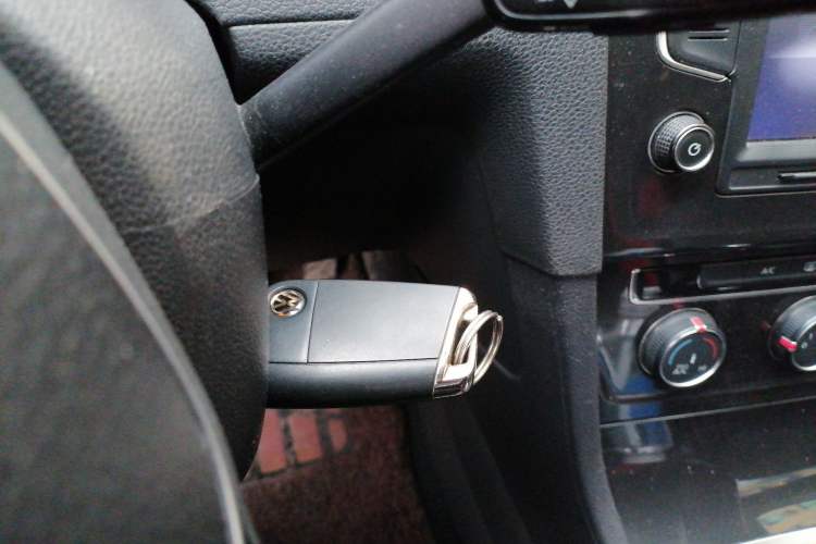 Used Volkswagen Golf 2017 230TSI Automatic Comfort Edition – Celebrating Milestone of One Million Units Vehicle Key