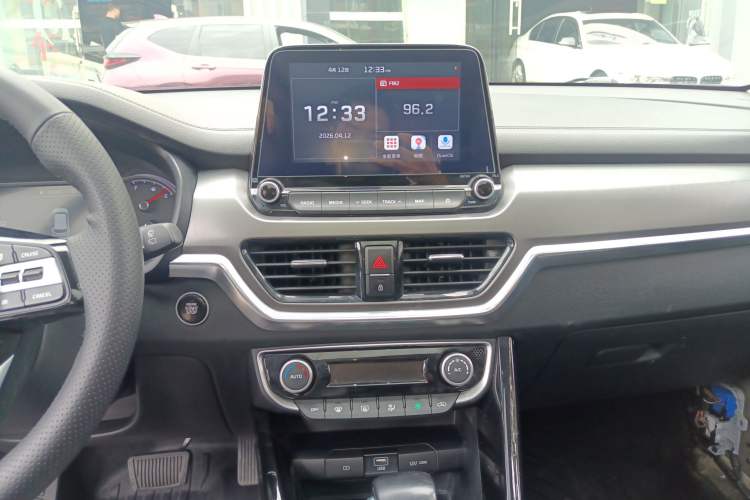 Used Kia Sportage R 2019 2.0L Automatic Smart Luxury Edition Audio And AC Panel