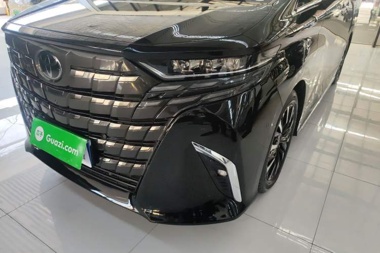 Used Toyota Alphard 2024 Dual-Engine 2.5L Deluxe Edition
