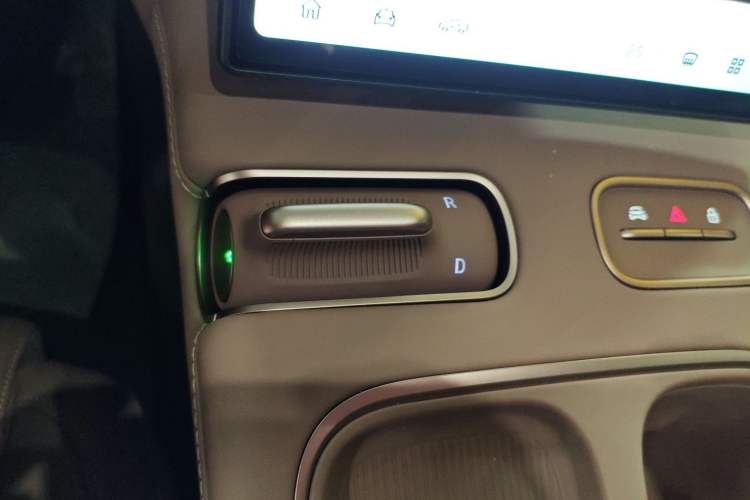 Used Nio EC6 2023 75 kWh Gear Lever